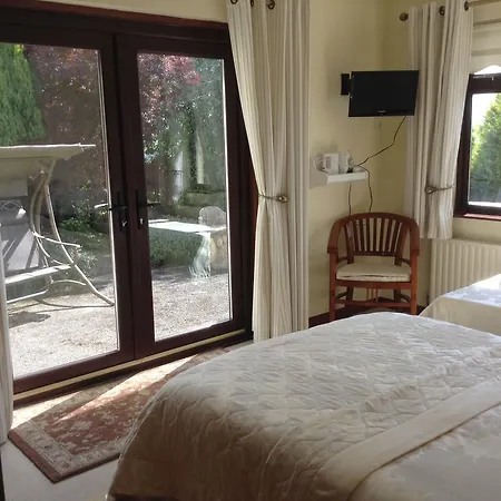 Hollymount House Bed & Breakfast