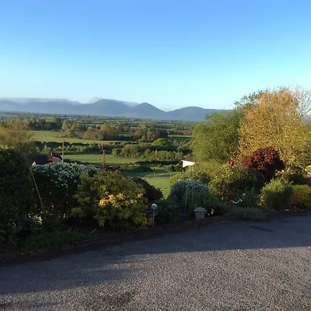 Bed & Breakfast Hollymount House 3*
