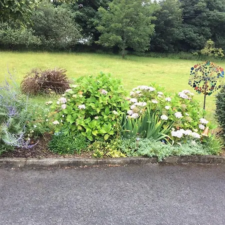 Hollymount House 3*