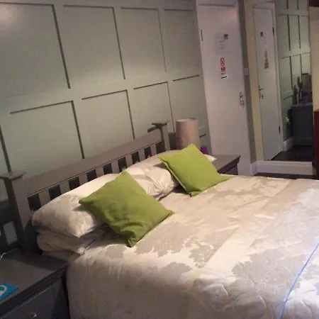 Hollymount House Nocleg ze śniadaniem 3*